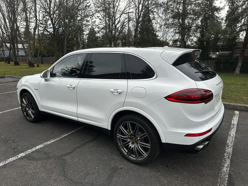 2016 Porsche 958 Cayenne S - Image 12 of 31
