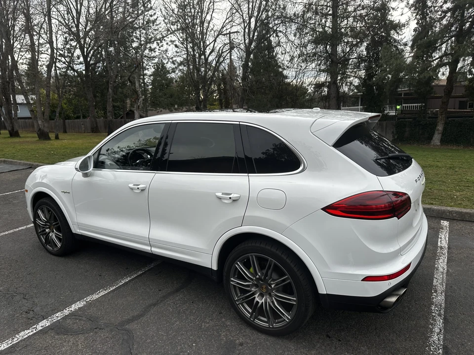 2016 Porsche 958 Cayenne S - Image 10 of 31