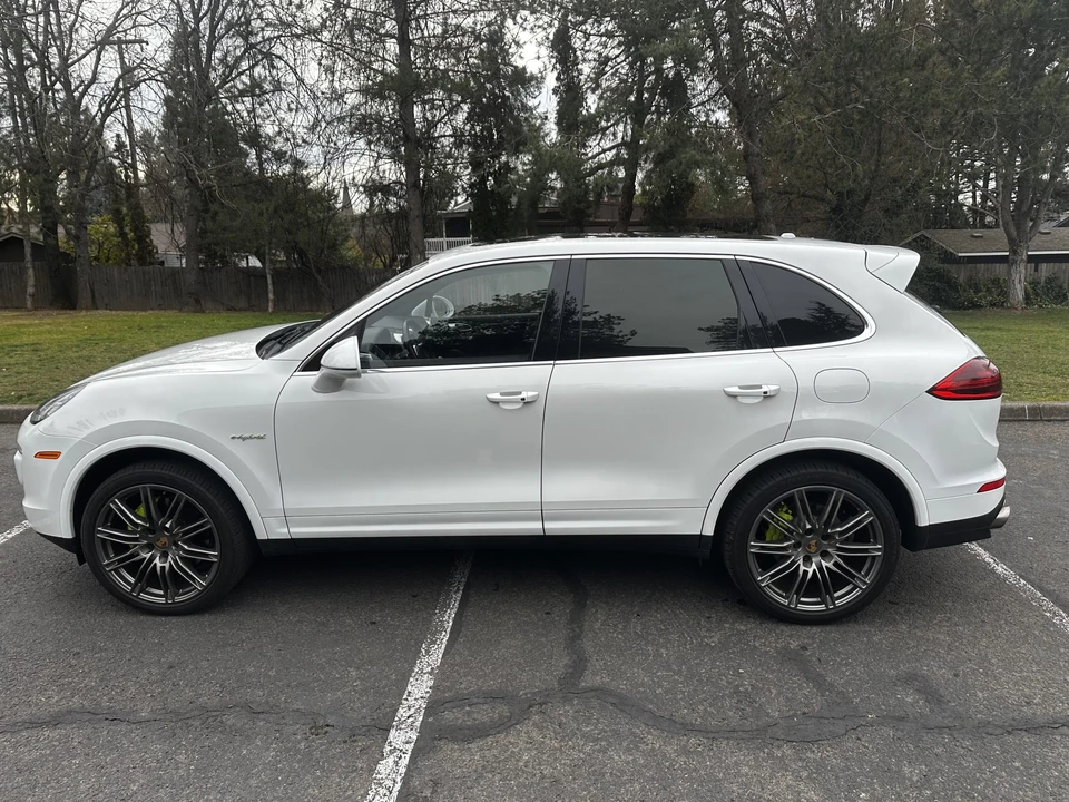 2016 Porsche 958 Cayenne S - Image 9 of 31