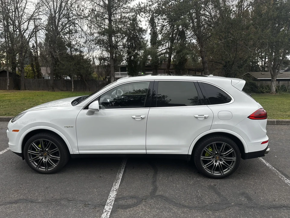 2016 Porsche 958 Cayenne S - Image 8 of 31