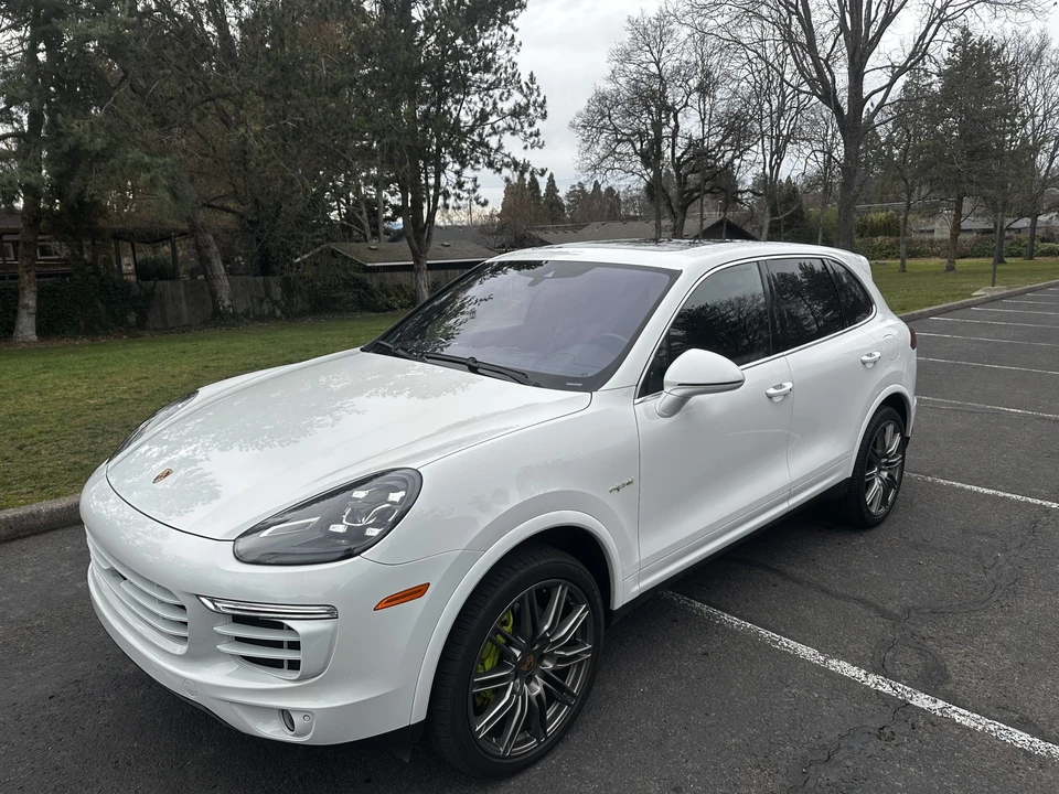 2016 Porsche 958 Cayenne S - Image 4 of 31