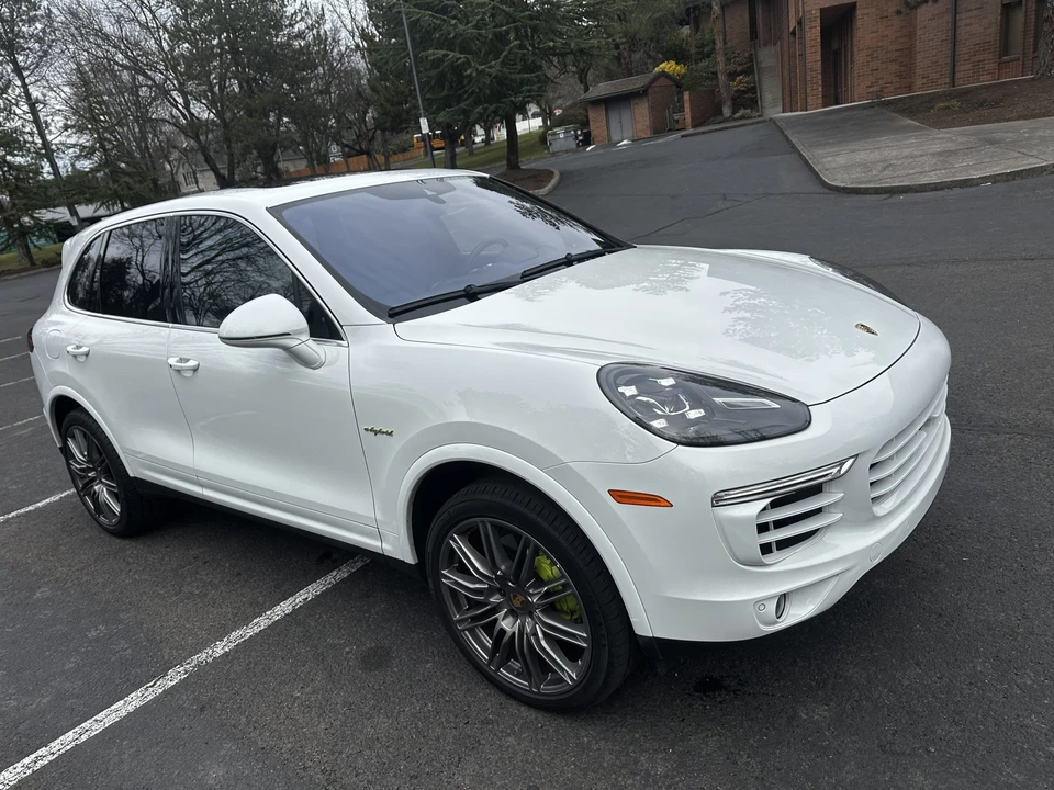 2016 Porsche 958 Cayenne S - Image 29 of 31