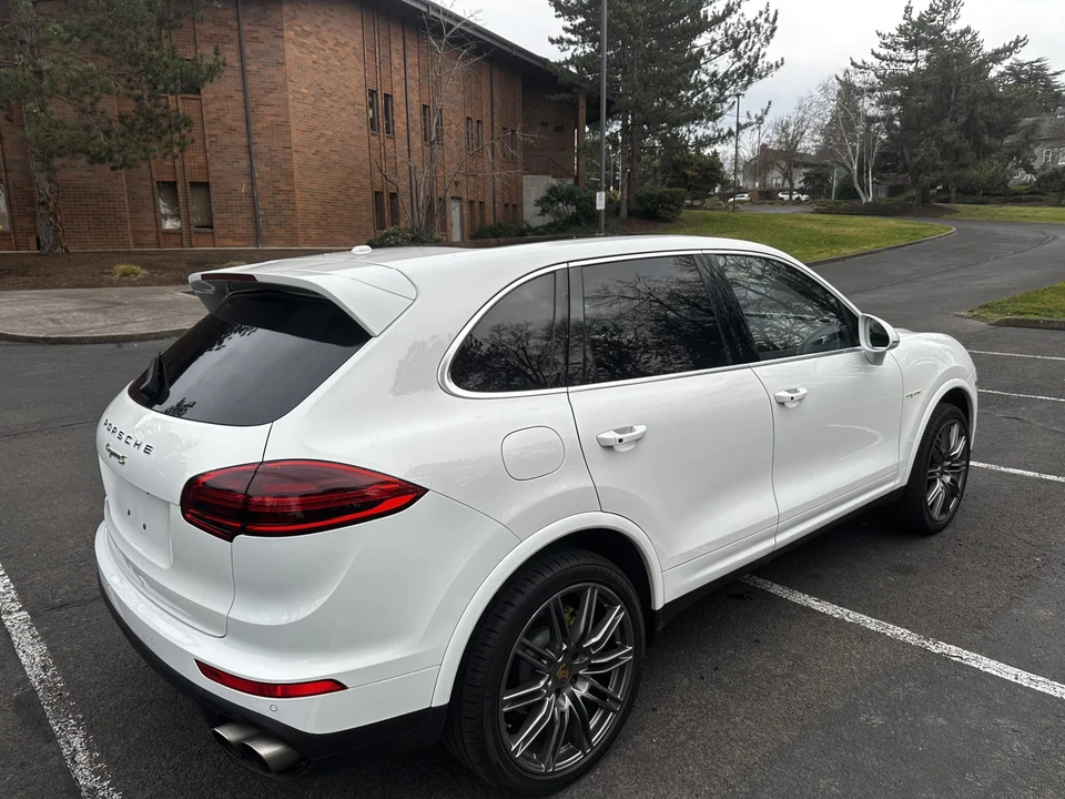 2016 Porsche 958 Cayenne S - Image 21 of 31
