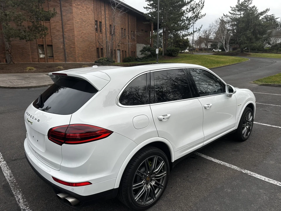 2016 Porsche 958 Cayenne S - Image 23 of 31