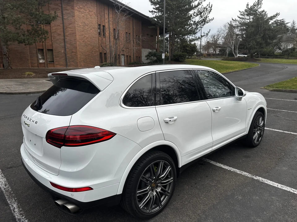 2016 Porsche 958 Cayenne S - Image 22 of 31