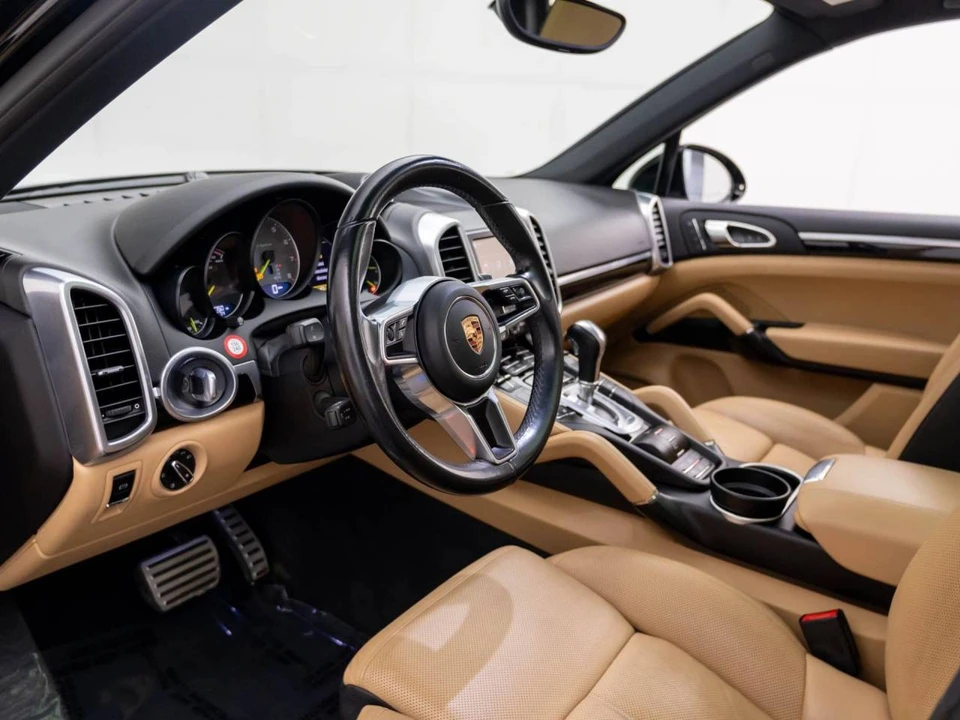 2016 Porsche 958 Cayenne - Image 4 of 5