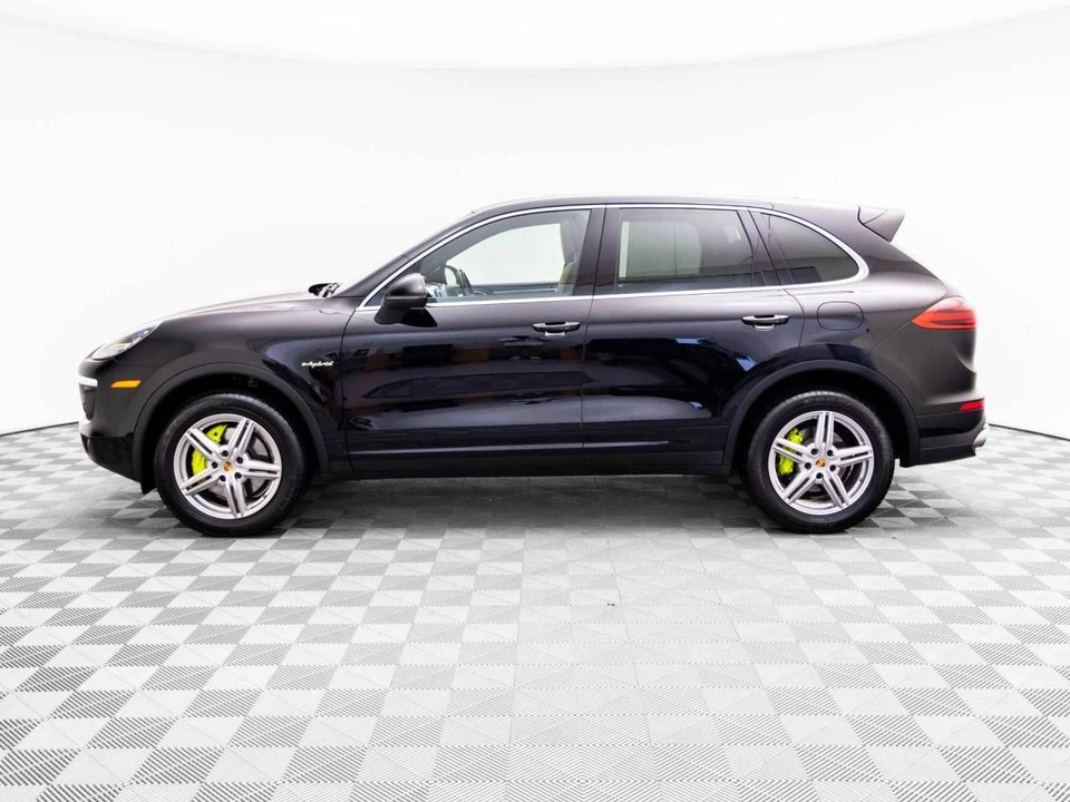 2016 Porsche 958 Cayenne - Image 2 of 5