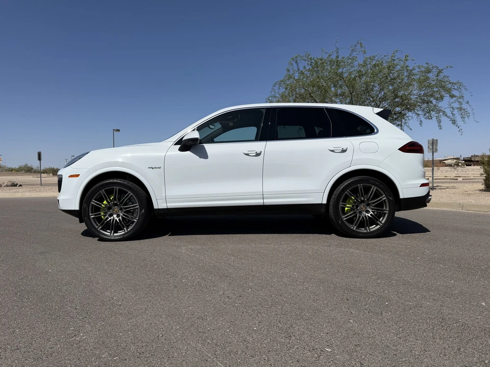 2016 Porsche 958 Cayenne S - Image 4 of 31