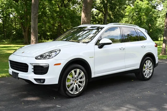 2016 Porsche Cayenne S E-Hybrid