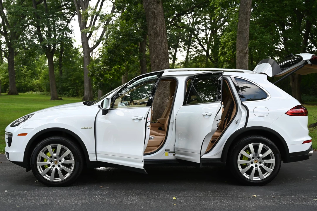 2016 Porsche Cayenne - Image 19 of 31