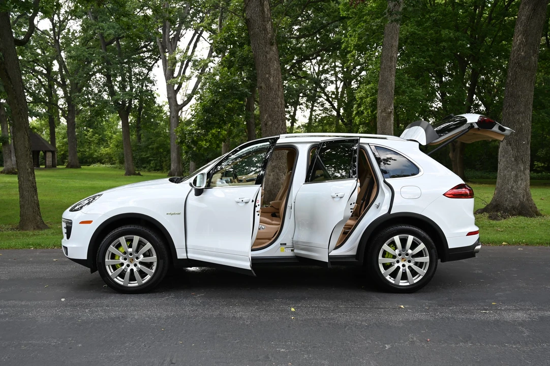 2016 Porsche Cayenne - Image 18 of 31