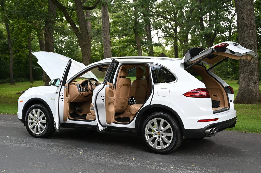 2016 Porsche Cayenne - Image 27 of 31