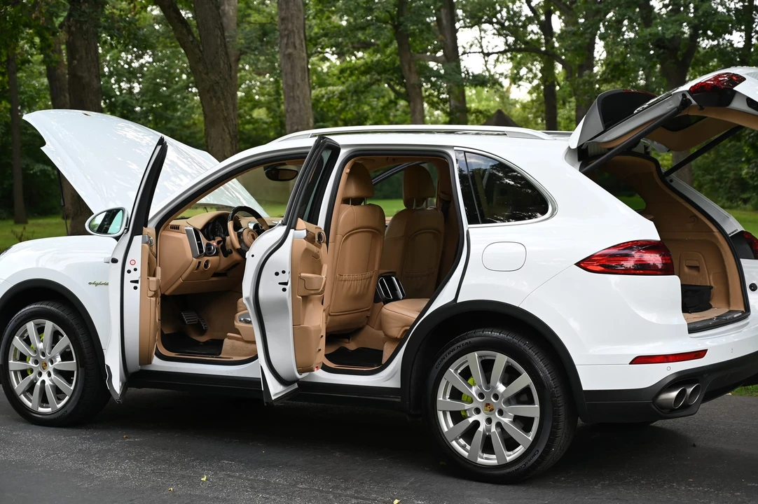 2016 Porsche Cayenne - Image 26 of 31