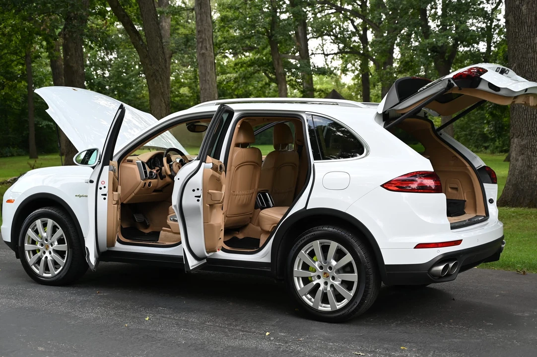 2016 Porsche Cayenne - Image 25 of 31