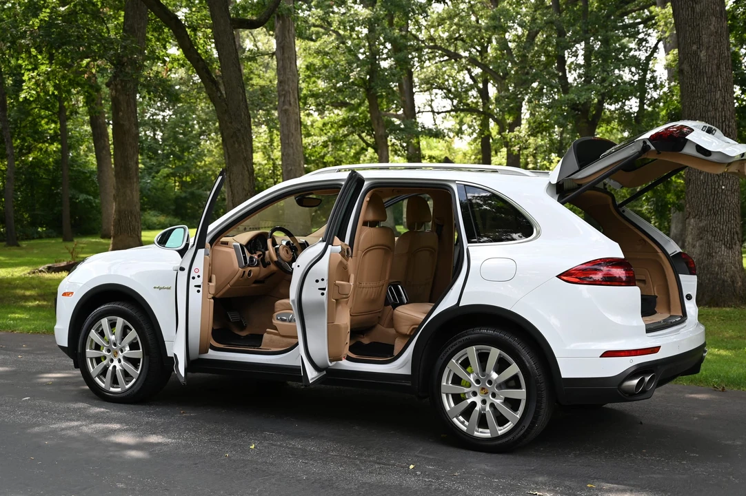 2016 Porsche Cayenne - Image 23 of 31