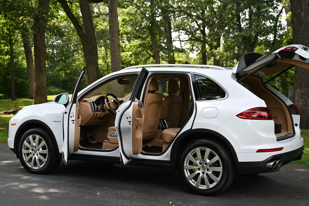 2016 Porsche Cayenne - Image 24 of 31