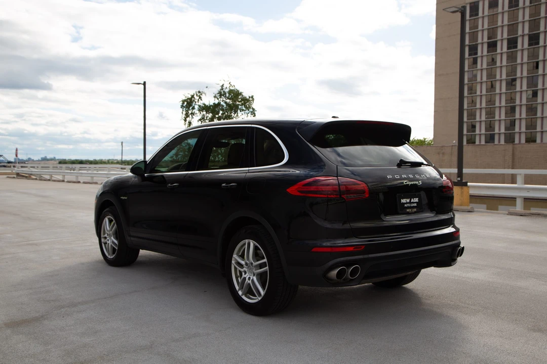 2016 Porsche 958 Cayenne - Image 14 of 31