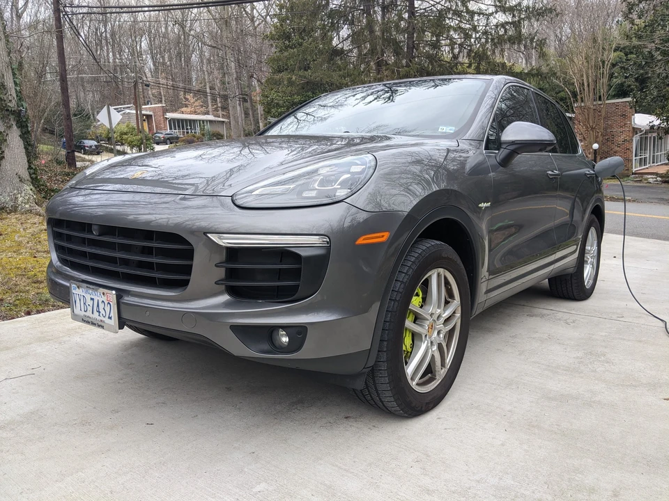 2016 Porsche 958 Cayenne S - Image 16 of 17