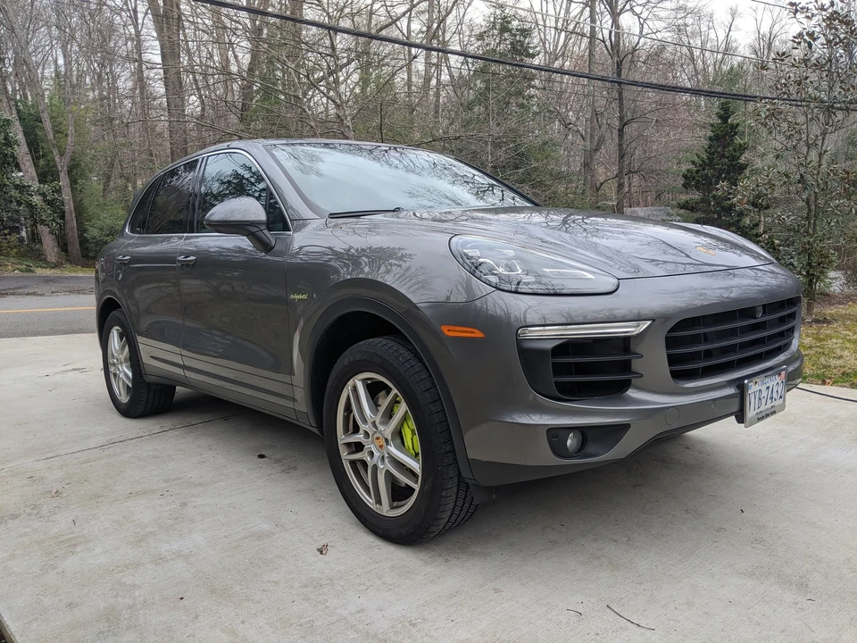 2016 Porsche 958 Cayenne S - Image 14 of 17