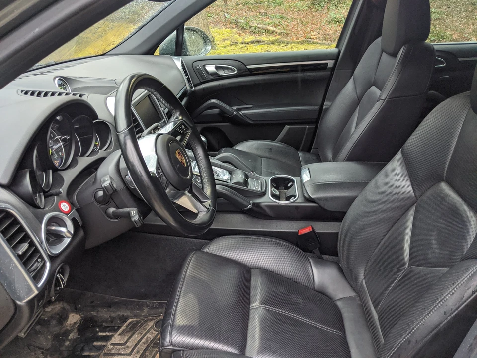 2016 Porsche 958 Cayenne S - Image 6 of 17