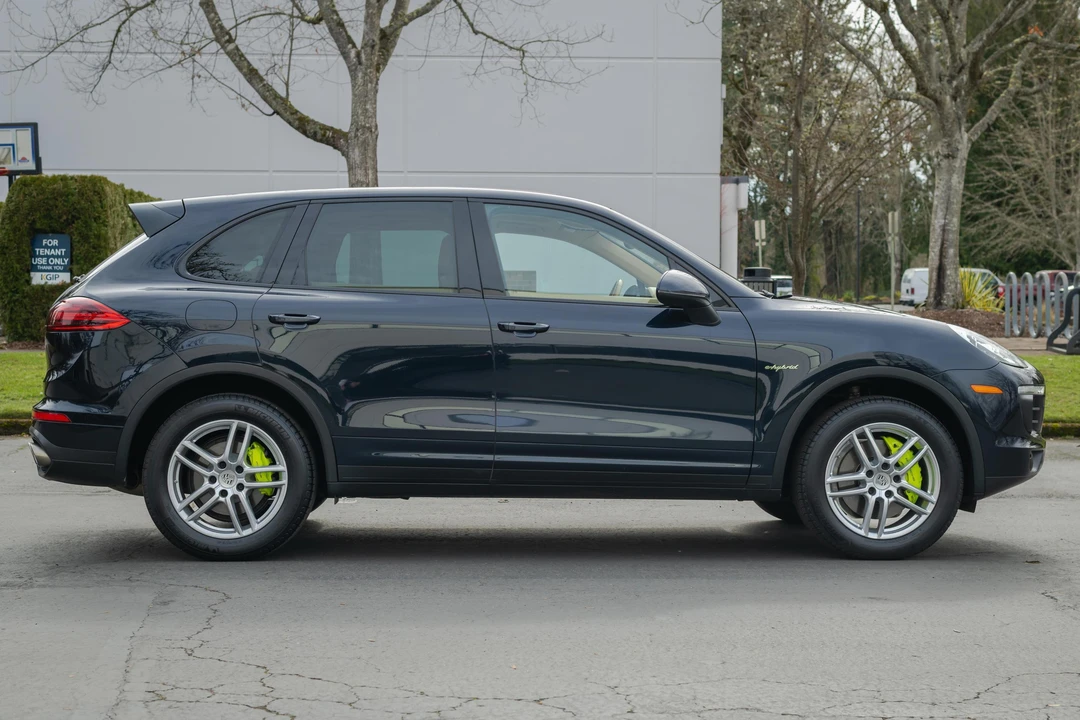 2016 Porsche 958 Cayenne S - Image 3 of 31