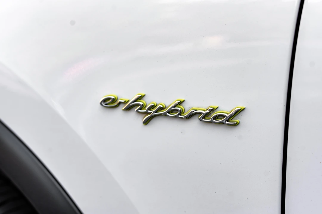 2016 Porsche 958 Cayenne S - Image 18 of 31