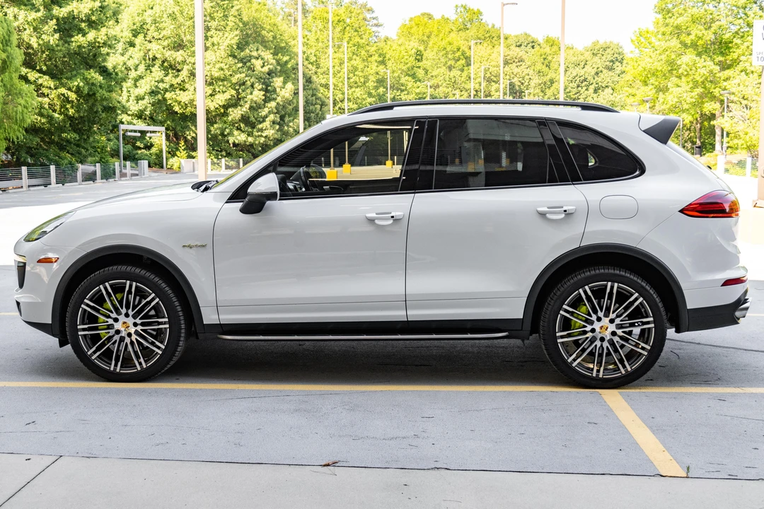 2016 Porsche 958 Cayenne S - Image 3 of 31