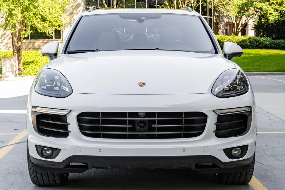 2016 Porsche 958 Cayenne S - Image 2 of 31