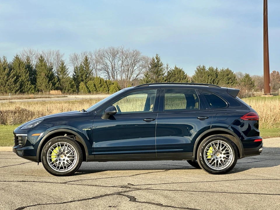 2016 Porsche 958 Cayenne S - Image 9 of 31