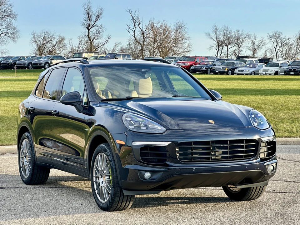 2016 Porsche 958 Cayenne S - Image 14 of 31