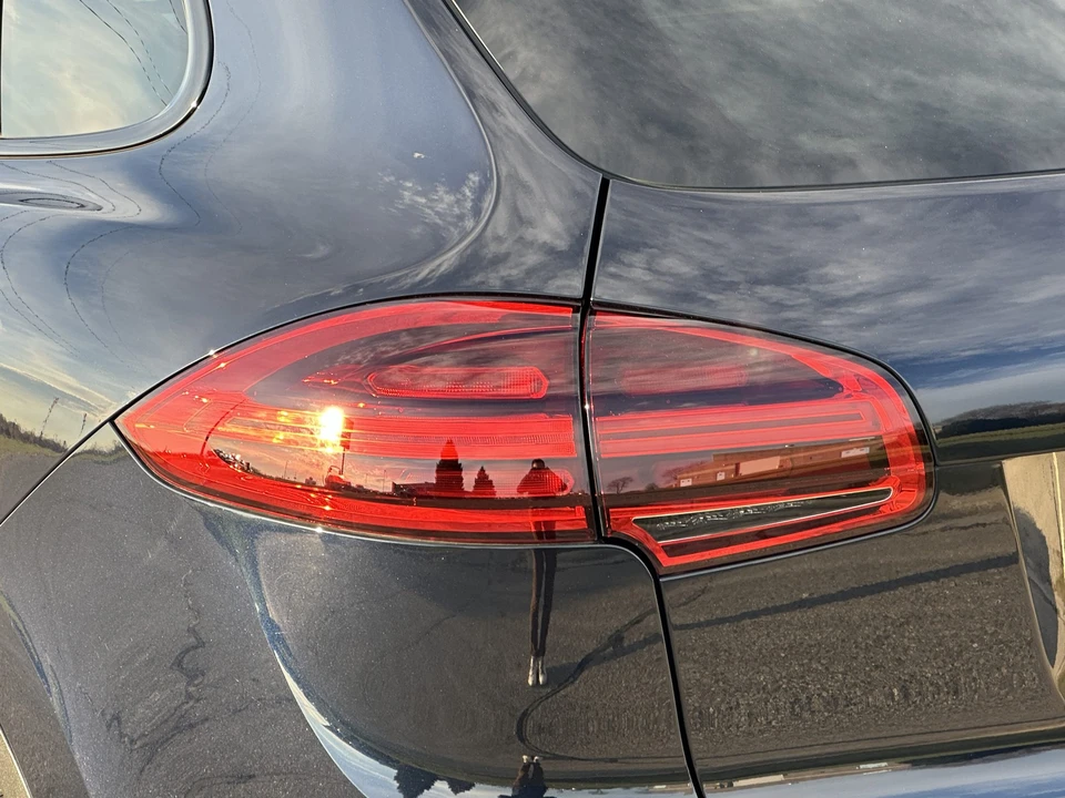 2016 Porsche 958 Cayenne S - Image 25 of 31