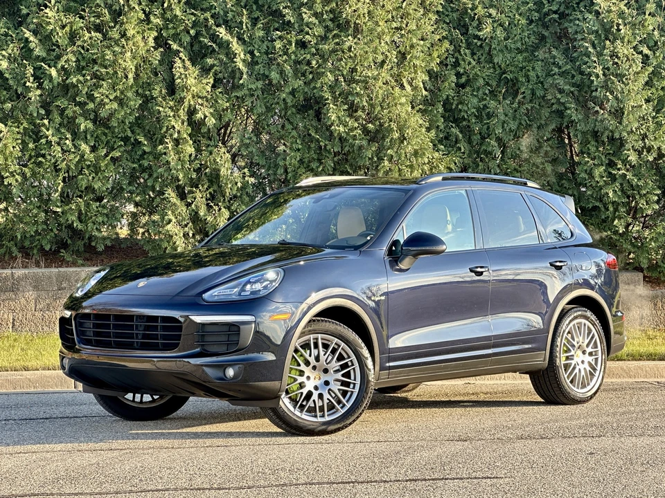 2016 Porsche 958 Cayenne S - Image 3 of 31