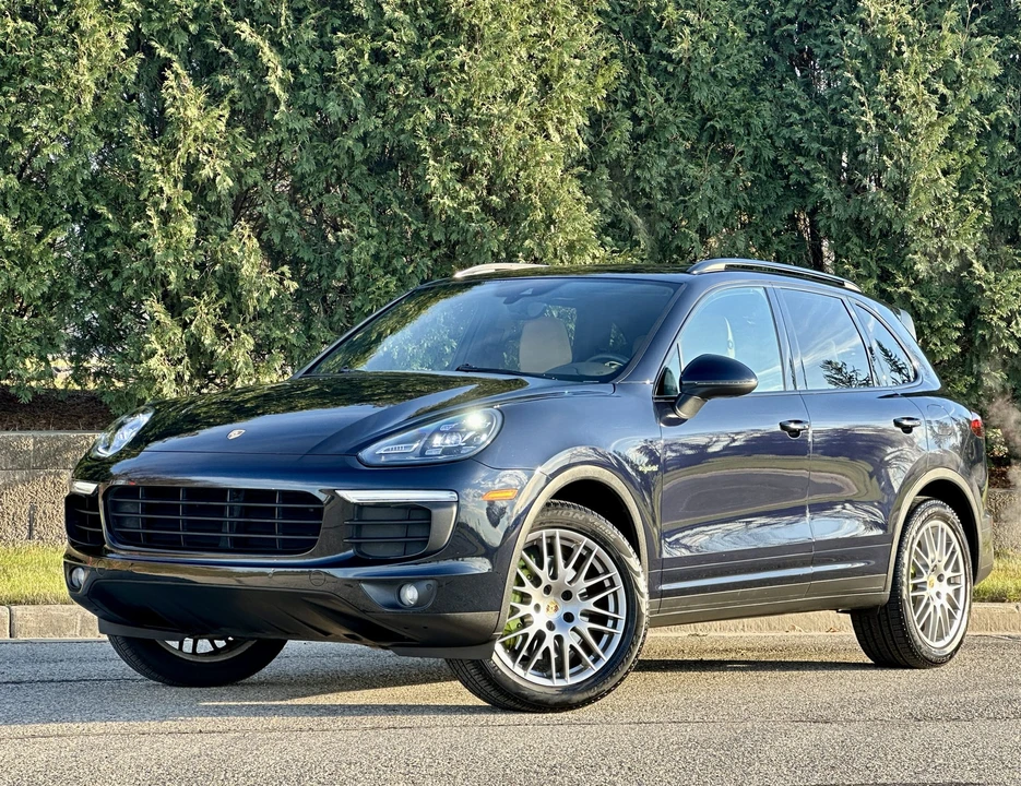 2016 Porsche 958 Cayenne S - Image 2 of 31