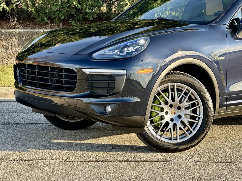 2016 Porsche 958 Cayenne S - Image 16 of 31