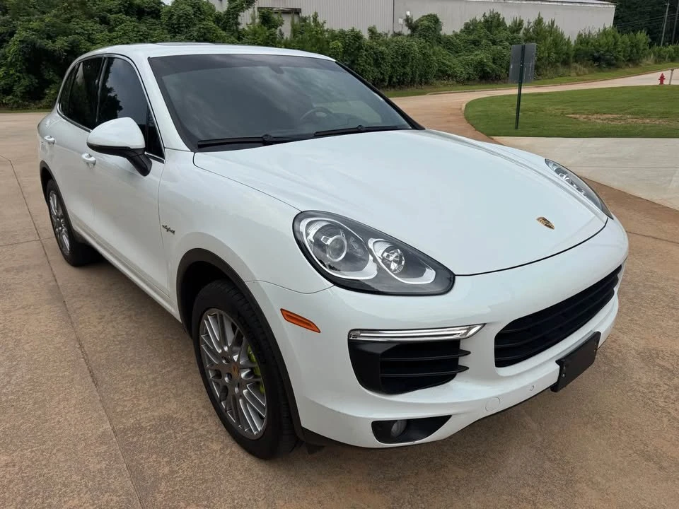 2016 Porsche 958 Cayenne - Image 2 of 9