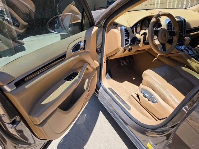2016 Porsche 958 Cayenne S - Image 9 of 12