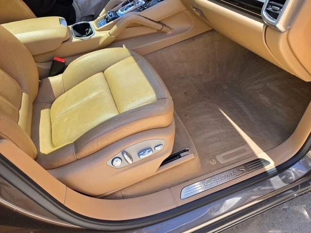 2016 Porsche 958 Cayenne S - Image 6 of 12