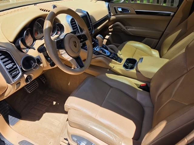 2016 Porsche 958 Cayenne S - Image 10 of 12
