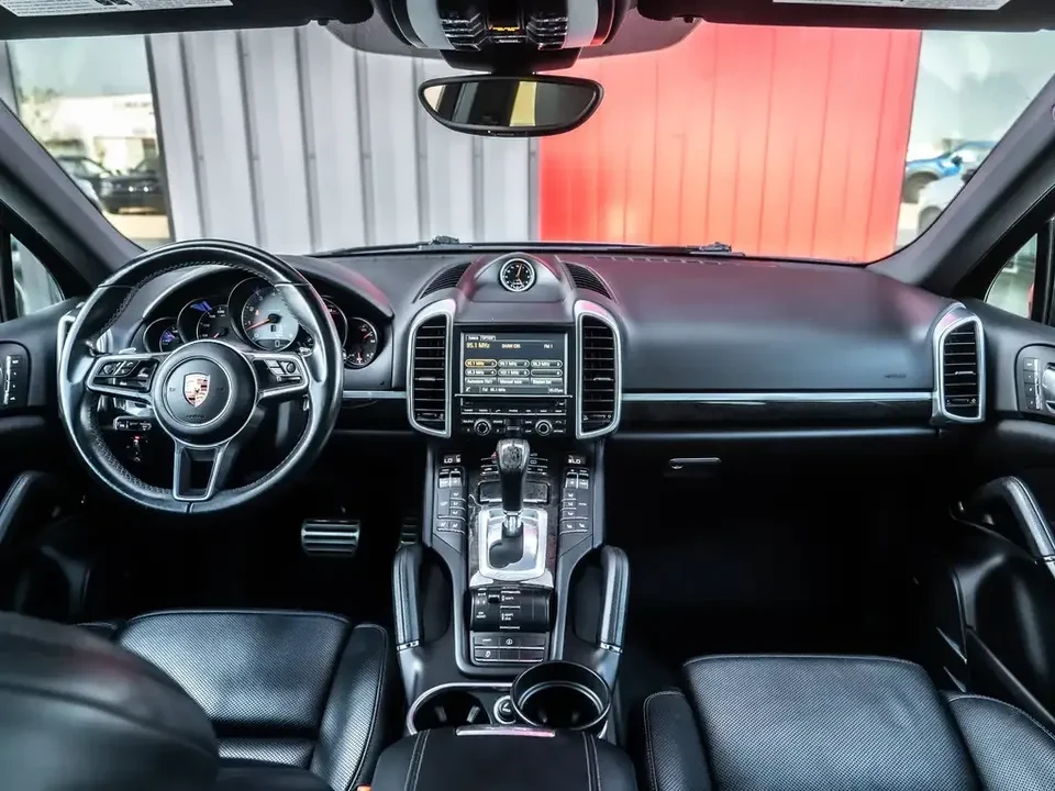 2016 Porsche 958 Cayenne S - Image 7 of 17