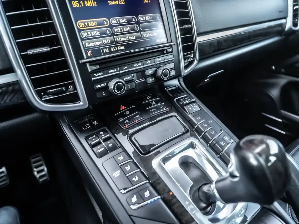 2016 Porsche 958 Cayenne S - Image 14 of 17