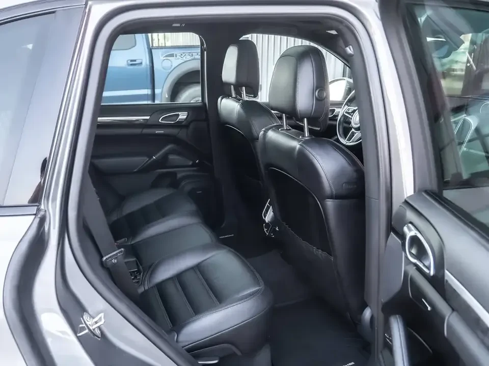 2016 Porsche 958 Cayenne S - Image 19 of 20