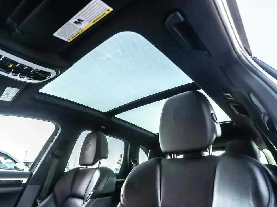 2016 Porsche 958 Cayenne S - Image 14 of 20