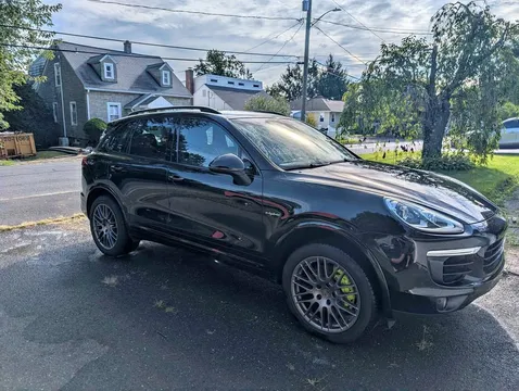 2016 Porsche Cayenne S Hybrid Sport Utility 4D