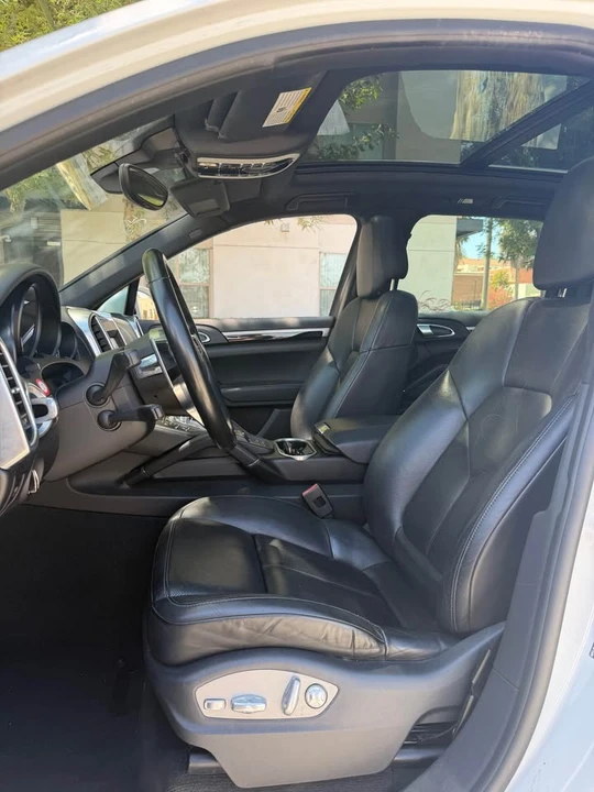 2016 Porsche 958 Cayenne - Image 10 of 12