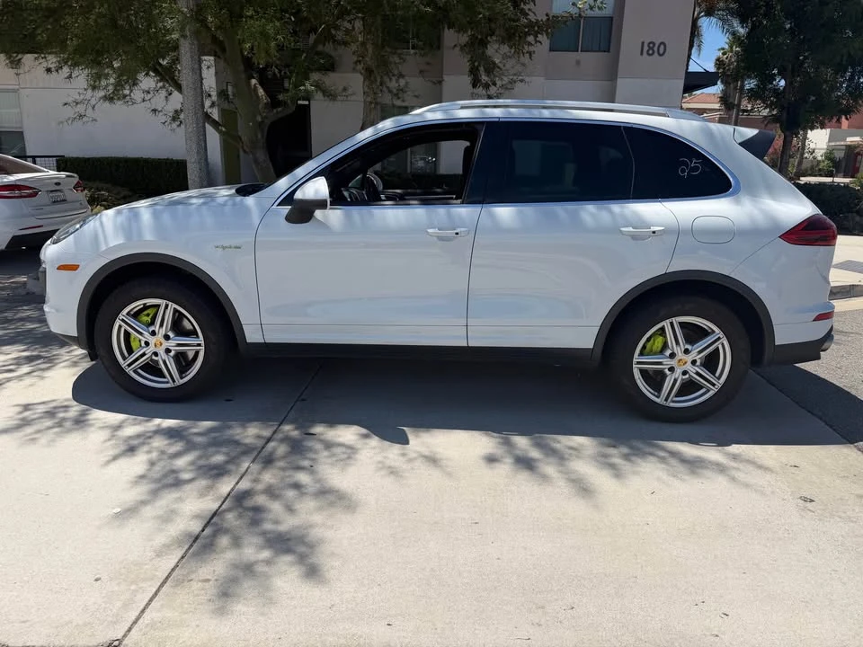 2016 Porsche 958 Cayenne - Image 8 of 12