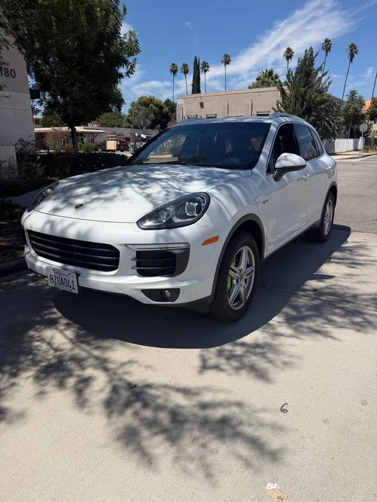 2016 Porsche 958 Cayenne - Image 2 of 12