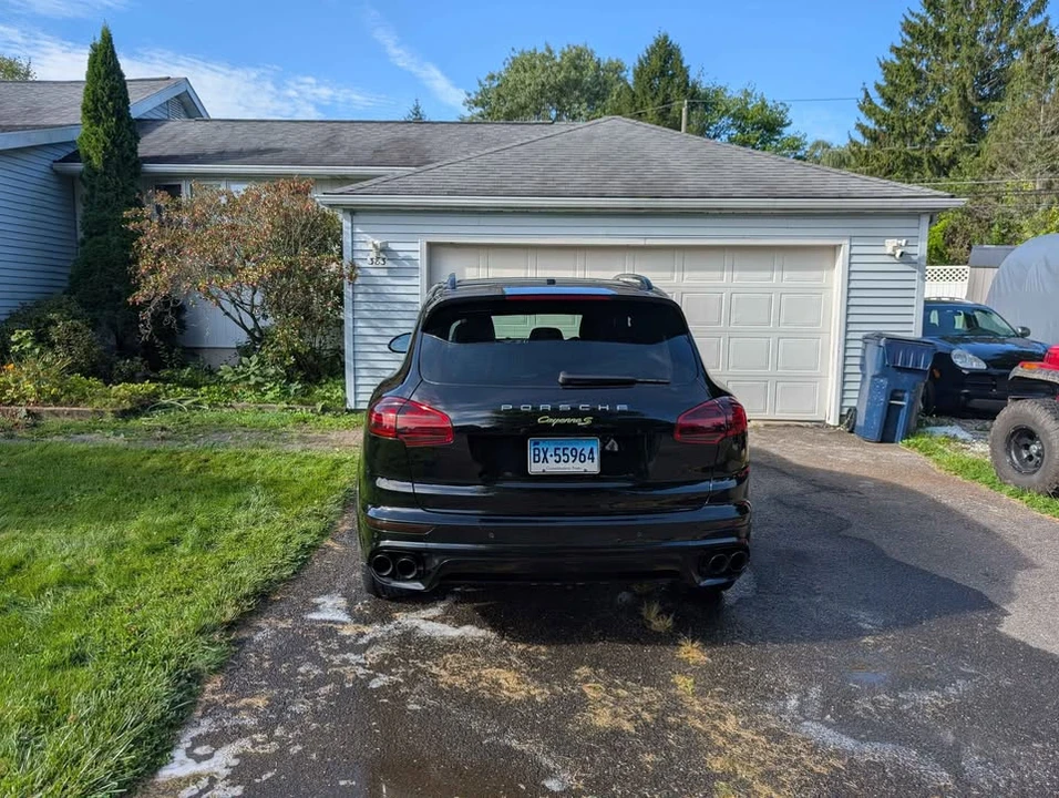 2016 Porsche 958 Cayenne S - Image 3 of 7