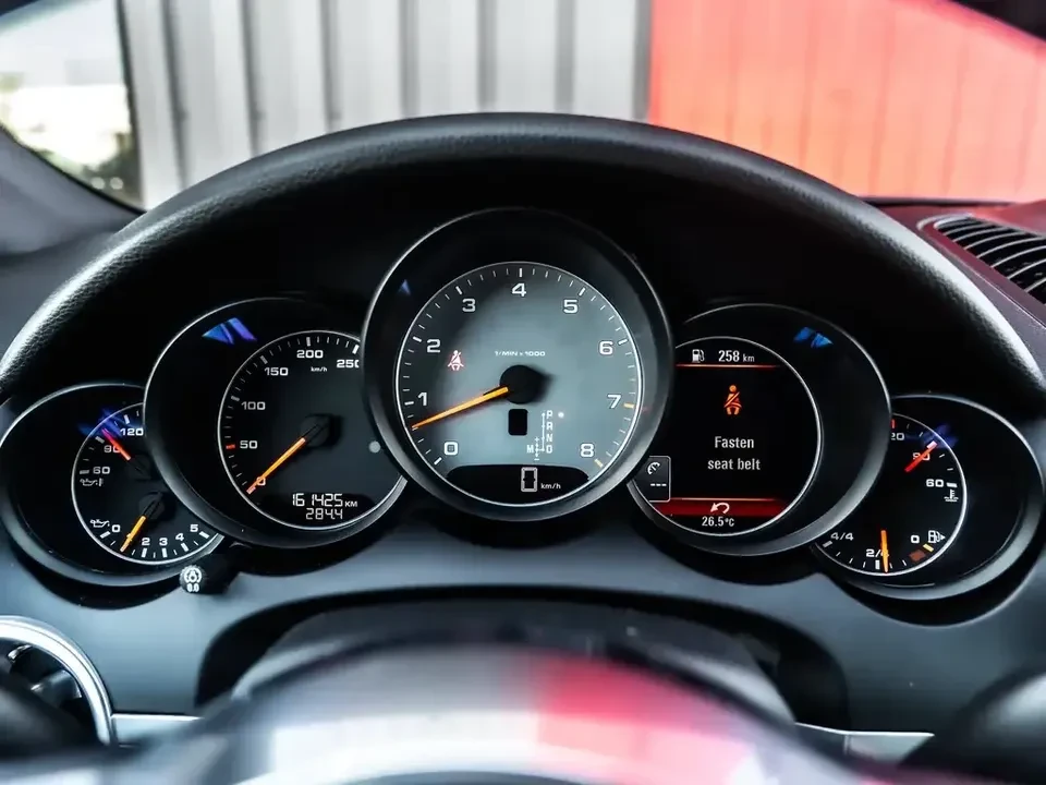 2016 Porsche 958 Cayenne S - Image 13 of 18