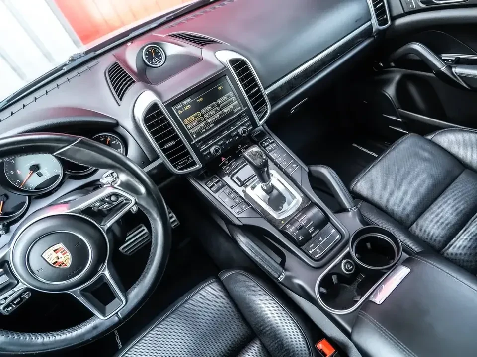 2016 Porsche 958 Cayenne S - Image 12 of 18