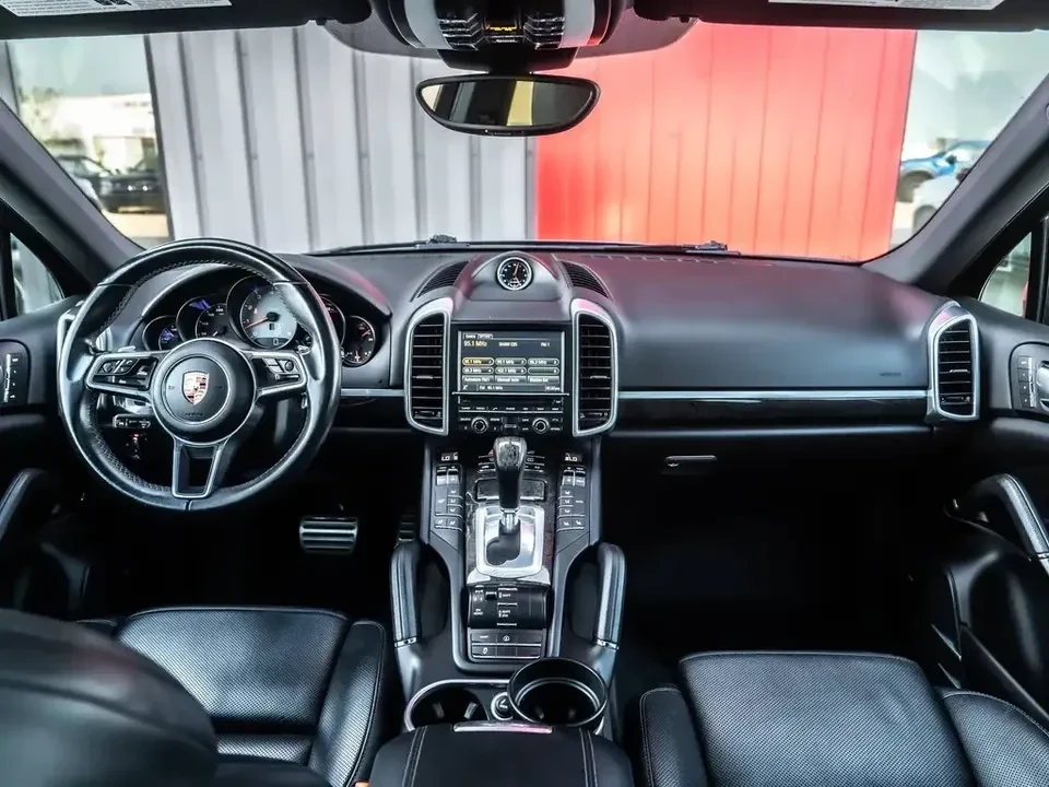 2016 Porsche 958 Cayenne S - Image 17 of 18